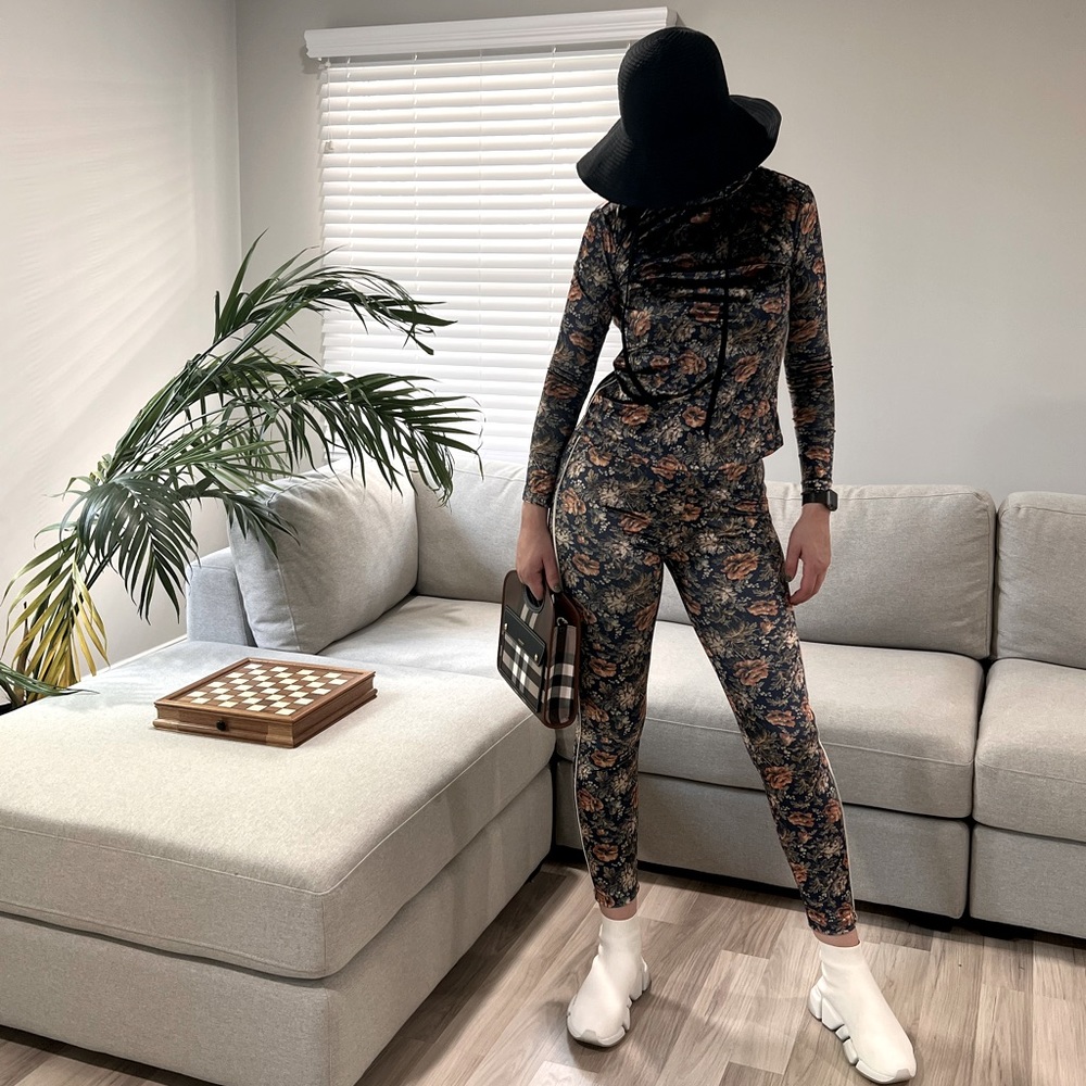 Two piece set